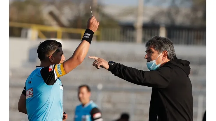 Emiliano Astorga ha tenido hartos problemas con el arbitraje en la presente temporada