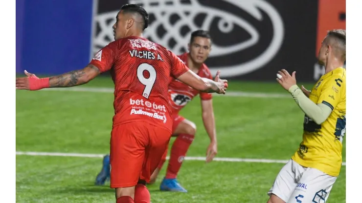 Unión La Calera bajó a Everton y es puntero.