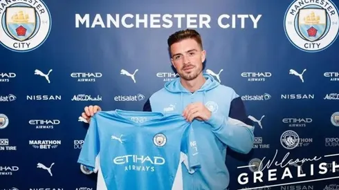 Grealish desembarca en el club ciudadano proveniente de Aston Villa.