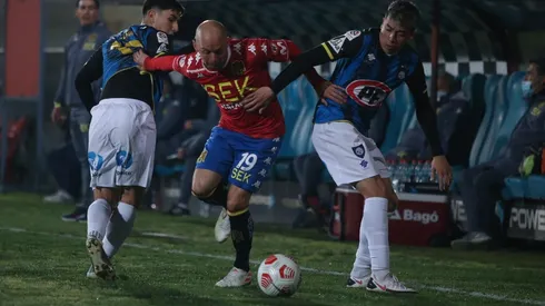 Hispanos y Acereros animaron entretenido empate en el Santa Laura.