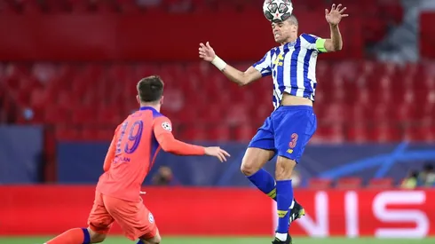 El defensa no perdonó a su rival.