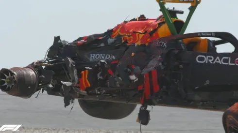 Verstappen fue sacado de pista por Hamilton en el arranque de la carrera.