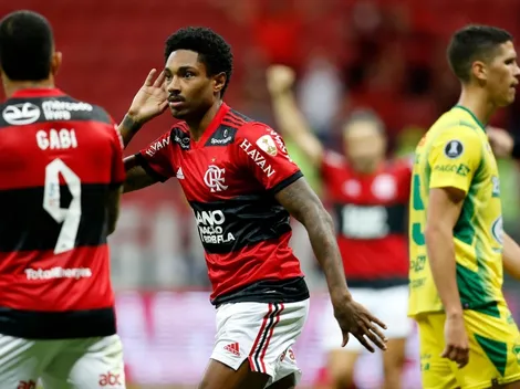 Doblete de Vitinho: Flamengo con Isla a cuartos de Libertadores