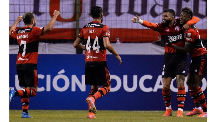 El Flamengo de Isla y Gabigol visitará a Defensa y Justicia.