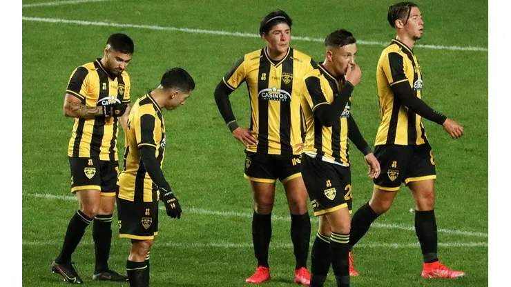 Fernández Vial deberá seguir esperando para debutar en Primera B.
