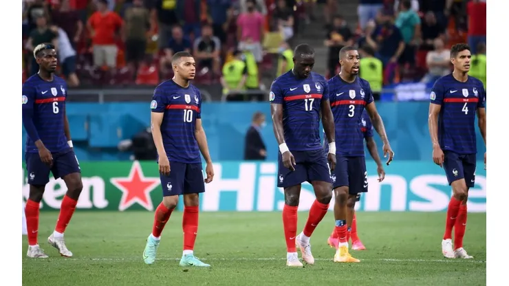 Varane tuvo una fuerte discusión con sus compañeros en Francia