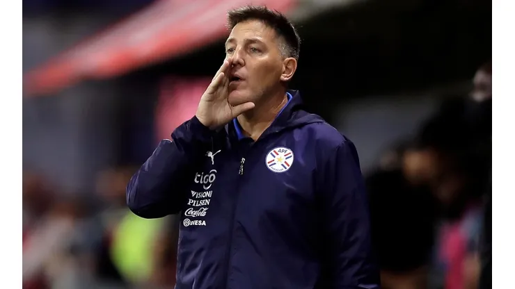 Ever Almeida le cae con todo a Eduardo Berizzo