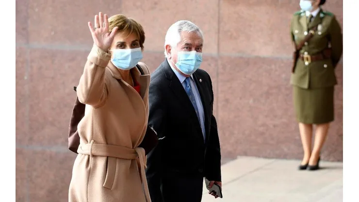El ministro Enrique Paris y la subsecretaria Paula Daza son el blanco de las críticas por la entrada de la variante Delta al país.