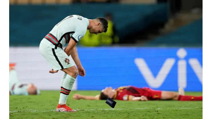 Cristiano Ronaldo se retiró frustrado de la derrota frente a Bélgica.