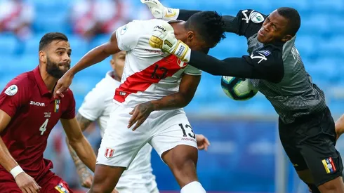 Perú y Venezuela buscan asegurar su paso a cuartos de final de Copa América.