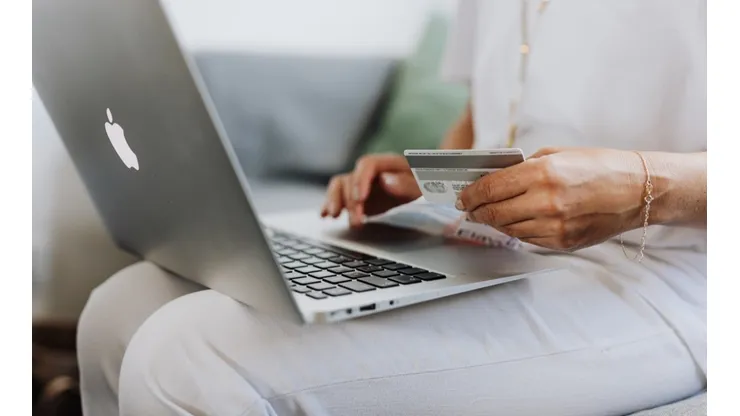 ¿Qué factores miden los chilenos para comprar en el extranjero?