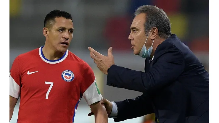 Alexis Sánchez, según estima Martín Lasarte, puede estar para cuartos de final. Para ello hay que clasificar.