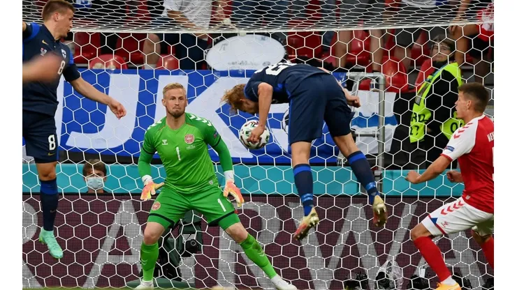 Kasper Schmeichel contó detalles de lo sucedido con Christian Eriksen.