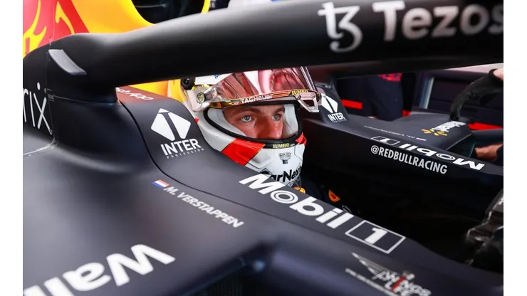 Max Verstappen lidera la tabla general de pilotos de la F1 con solo cuatro unidades más que Lewis Hamilton.