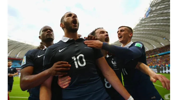 Benzema volvió a encontrarse con sus compañeros de la selección francesa