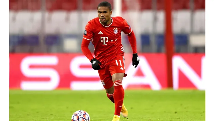 Douglas Costa deja Bayern Múnich y Juventus como nuevo jugador de Gremio.