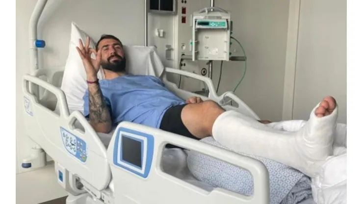 Lucas Pratto ya se recupera de su terrible lesión