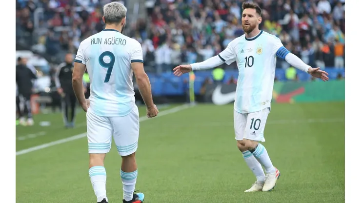 Lionel Messi y Sergio Agüero buscan club