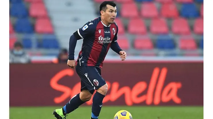 Gary Medel lesionado y un mes fuera en el Bologna.