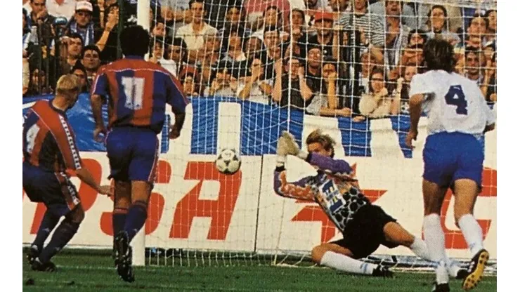El Tati le tapó un penal a Koeman
