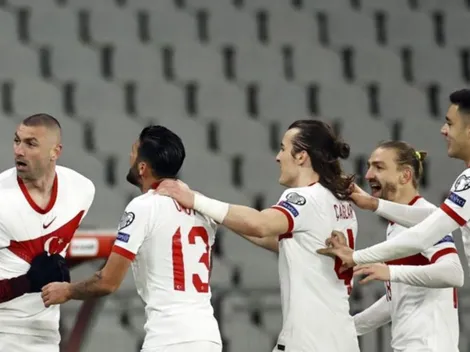 Turquía sorprende a Holanda en estreno de clasificatorias europeas