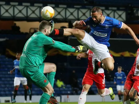 Video: ¡Criminal! Arquero del Slavia Praga recibe la patada del año