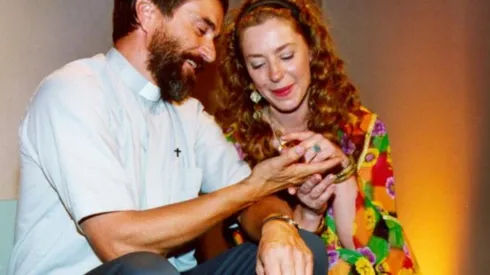 La pareja de Jovanka y el cura Juan es una de las más recordadas de la televisión chilena.