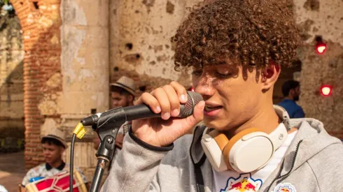 Éxodo Lirical inauguró el formato que mezcla improvisación y música.