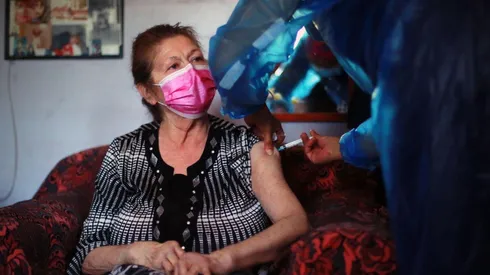 Personas con comorbilidades se vacunan esta semana