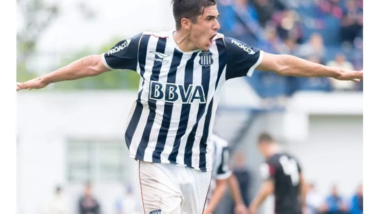 Favio Cabral suena fuerte en Colo Colo