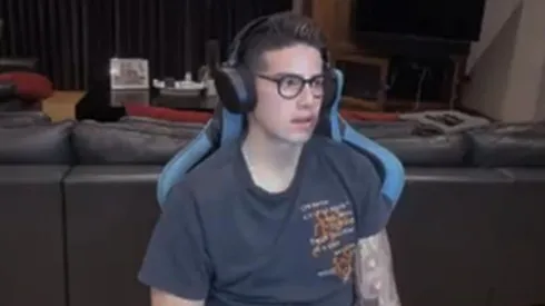 James abre su canal de Twitch