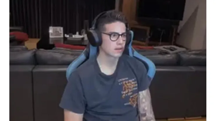James abre su canal de Twitch