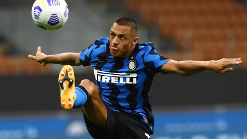Alexis Sánchez aprovechó la debilidad del rival y anotó por cuadruplicado en la victoria de Inter previa al Derby della Madonnina ante Milan