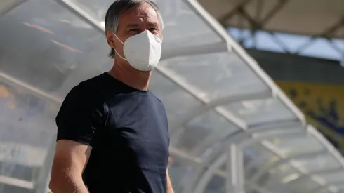 Ariel Holan está a punto de ser el tercer entrenador que sale campeón y se va de la UC.