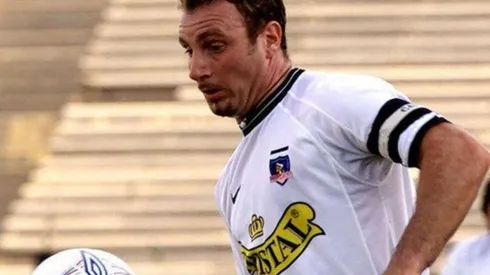 Marcelo Barticciotto entrega una fuerte arenga al plantel de Colo Colo antes de jugar la promoción