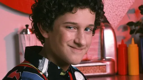 Dustin Diamond como Screech en Salvado por la Campana.