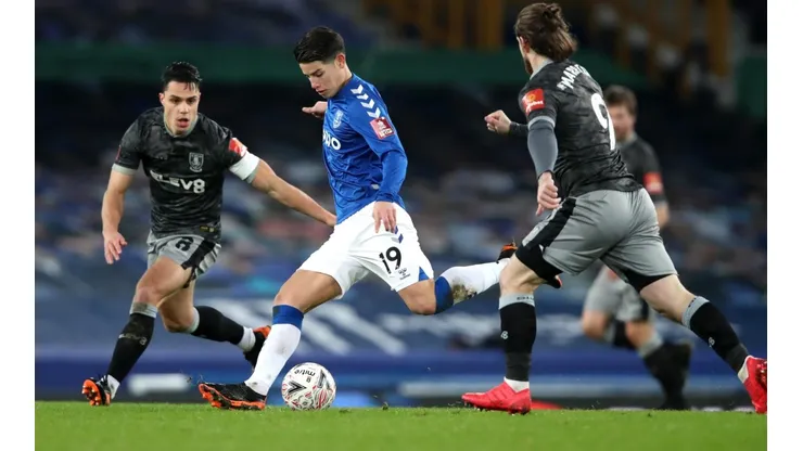 James Rodríguez aportó con dos asistencias en triunfo del Everton