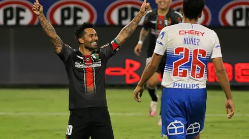 Luis Jiménez estuvo fabuloso y anotó los tres goles de la victoria de Palestino sobre Universidad Católica.