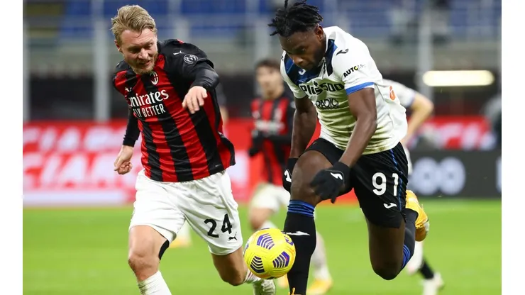 Duvan Zapata marcó el tercer y decisivo gol del Atalanta ante Milan.