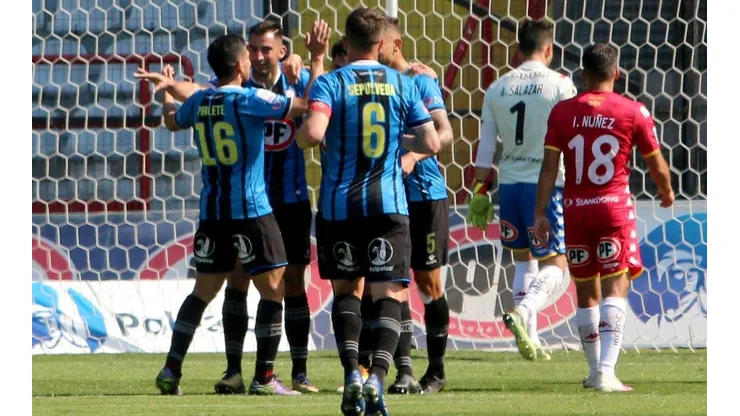 Huachipato bota a UE de la lucha por el título y se ilusiona con la Copa Libertadores.