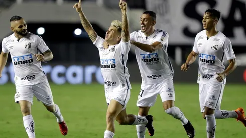 Soteldo, figura en Santos contra Boca Juniors en la semifinal de Copa Libertadores.