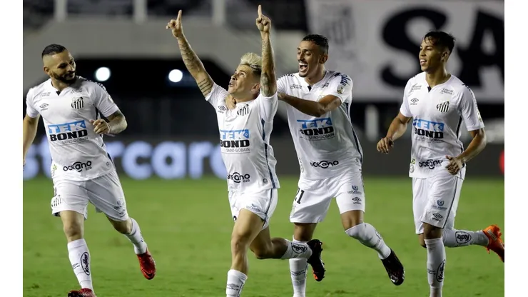 Soteldo, figura en Santos contra Boca Juniors en la semifinal de Copa Libertadores.