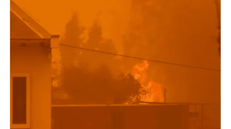 Fuerte incendio forestal afecta a Quilpué