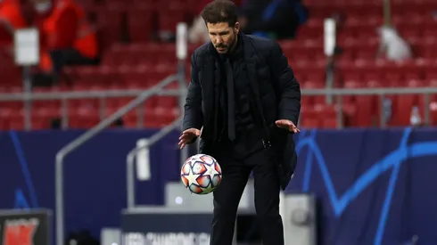 Diego Simeone es condecorado como el mejor entrenador de clubes de la década.
