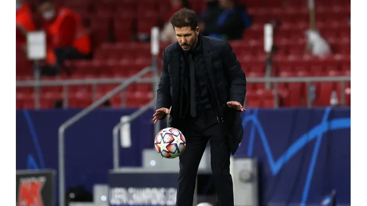 Diego Simeone es condecorado como el mejor entrenador de clubes de la década.