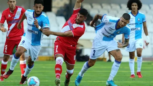 Curicó y Antofagasta tienen un importante duelo en sus aspiraciones por el objetivo de la Copa Libertadores.