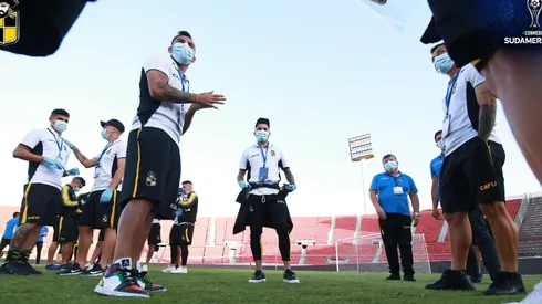 Coquimbo Unido en el Estadio Nacional esperando un partido que no se jugó