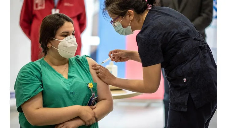 El 45% de los chilenos se vacunarían apenas se pueda