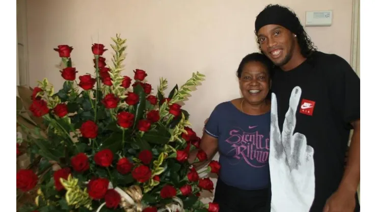 Dona Miguelina, la mamá de Ronaldinho, está internada por coronavirus.