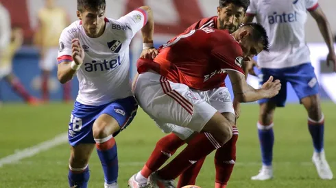 Nacional ante River en el 2-6 por Copa Libertadores, con fiesta en la previa.